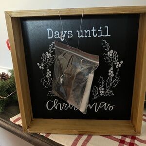 𝅺nwt-🎄🎄🎅🏻 Countdown to Christmas blackboard with eraser and chalk.